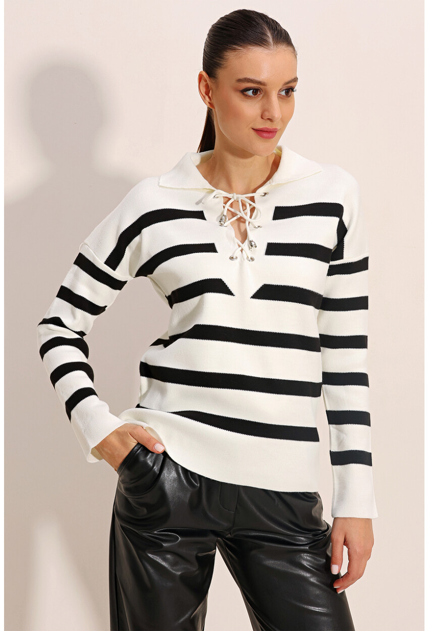 15844 Yaka Detaylı Oversize Triko Kazak