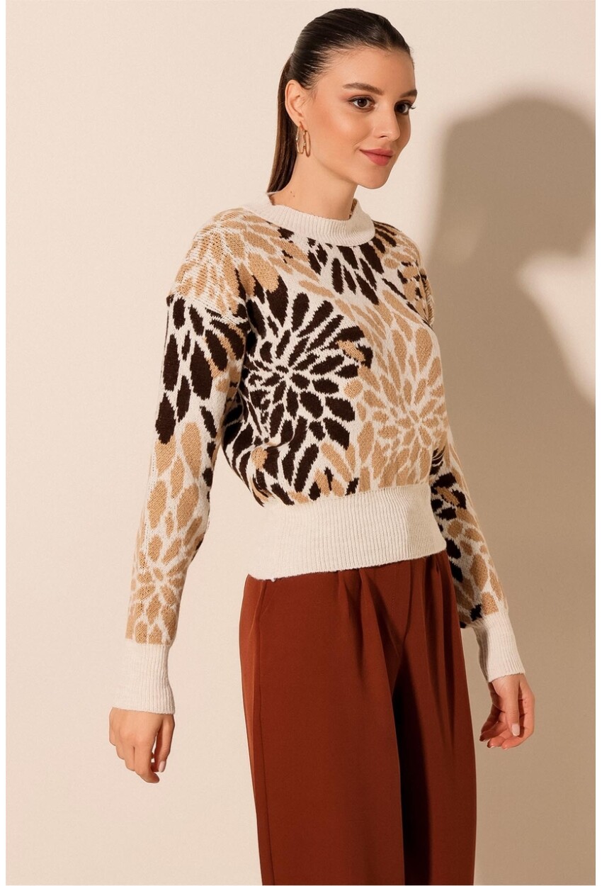 15842 Patterned Knit Sweater