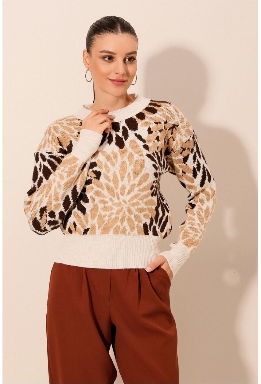 15842 Patterned Knit Sweater