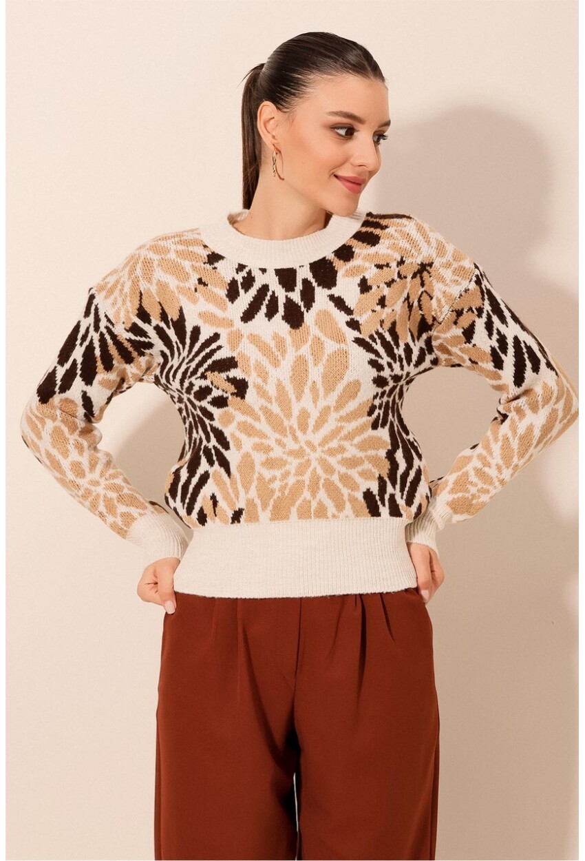 15842 Patterned Knit Sweater