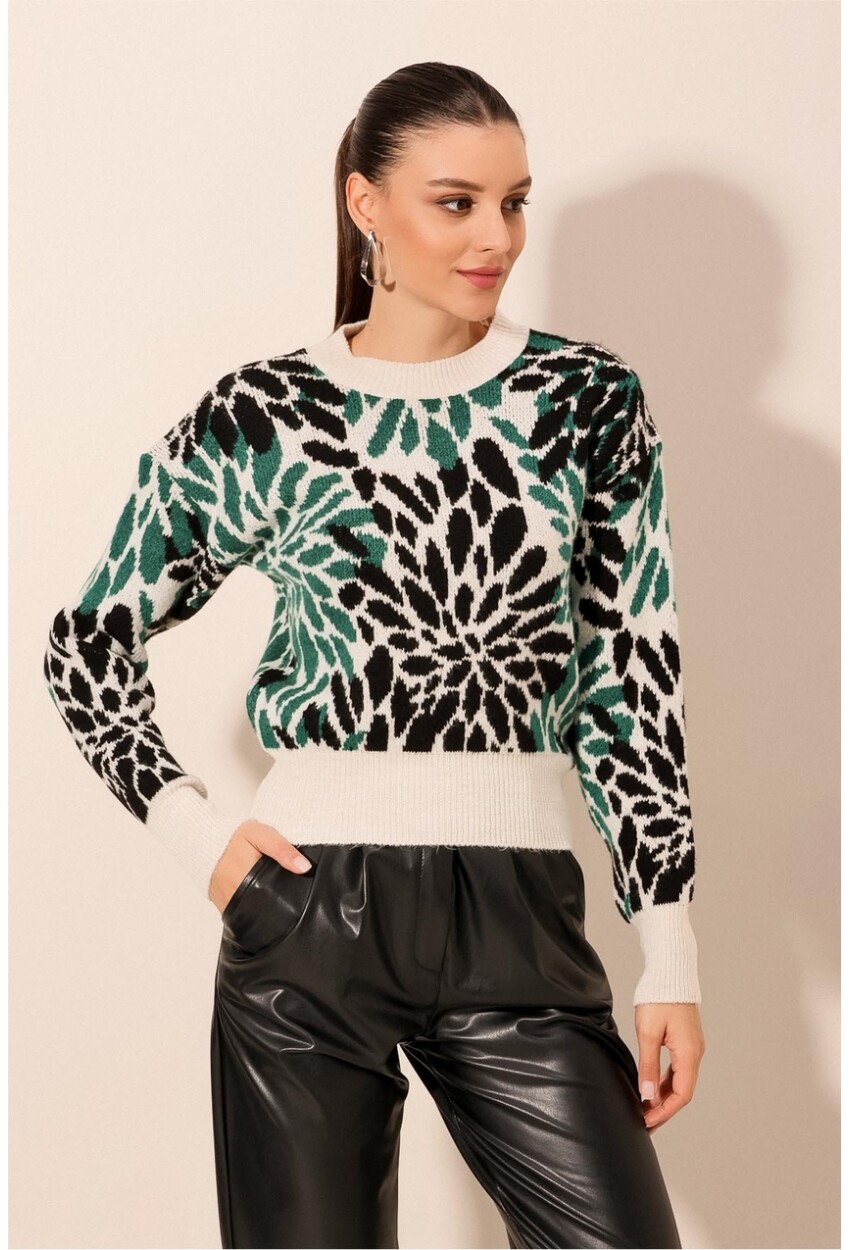 15842 Patterned Knit Sweater