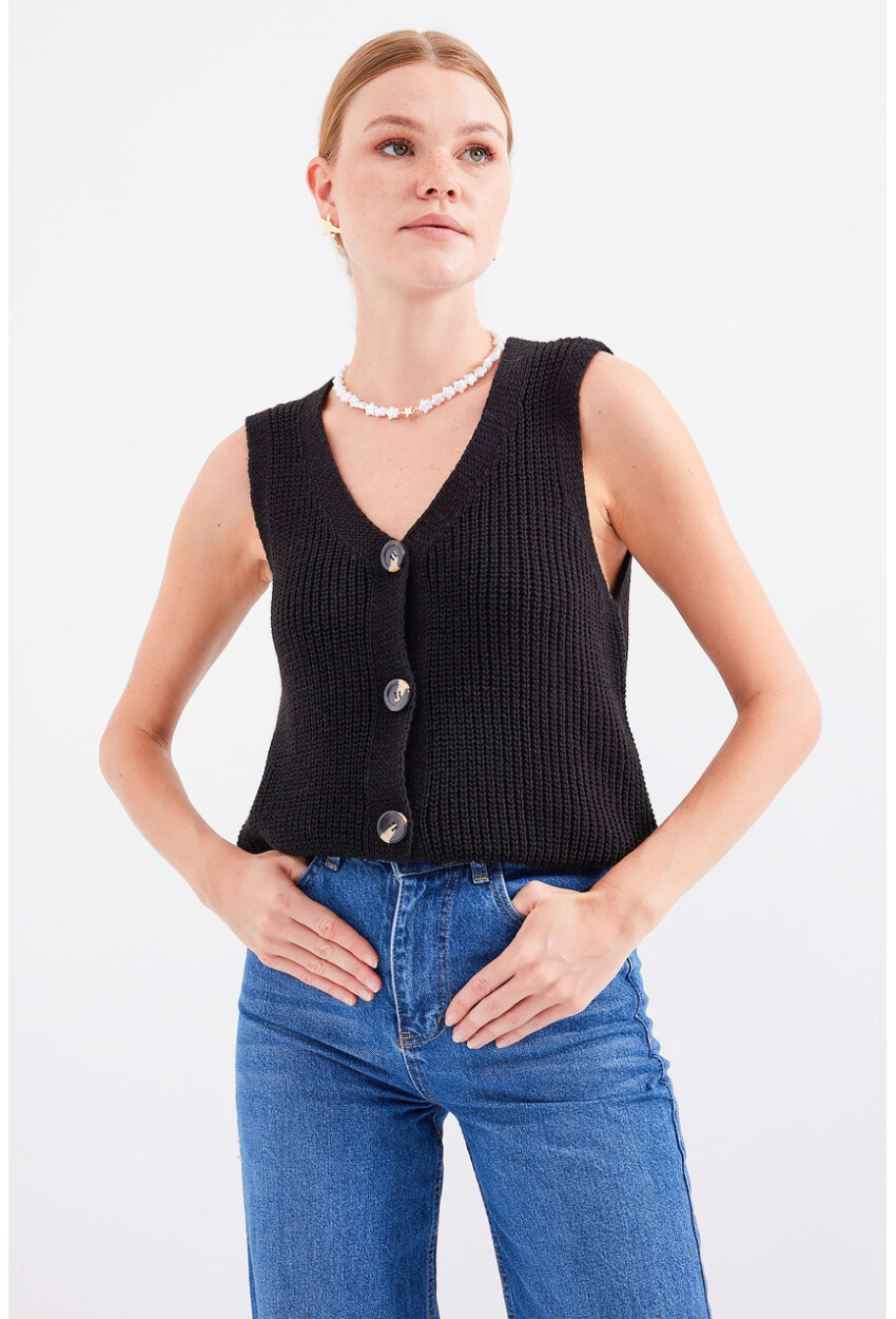 15881 Buttoned Short Knit Vest