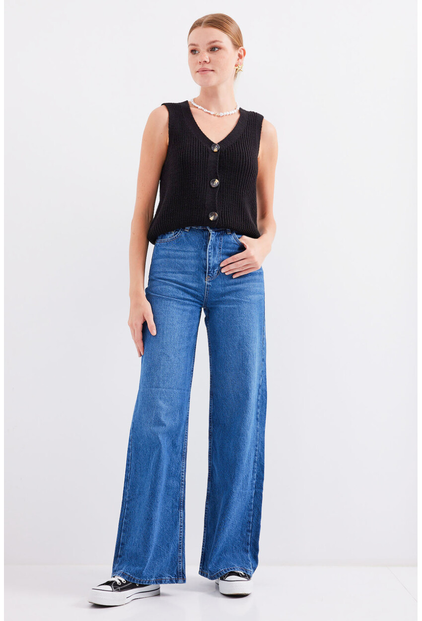 15881 Buttoned Short Knit Vest