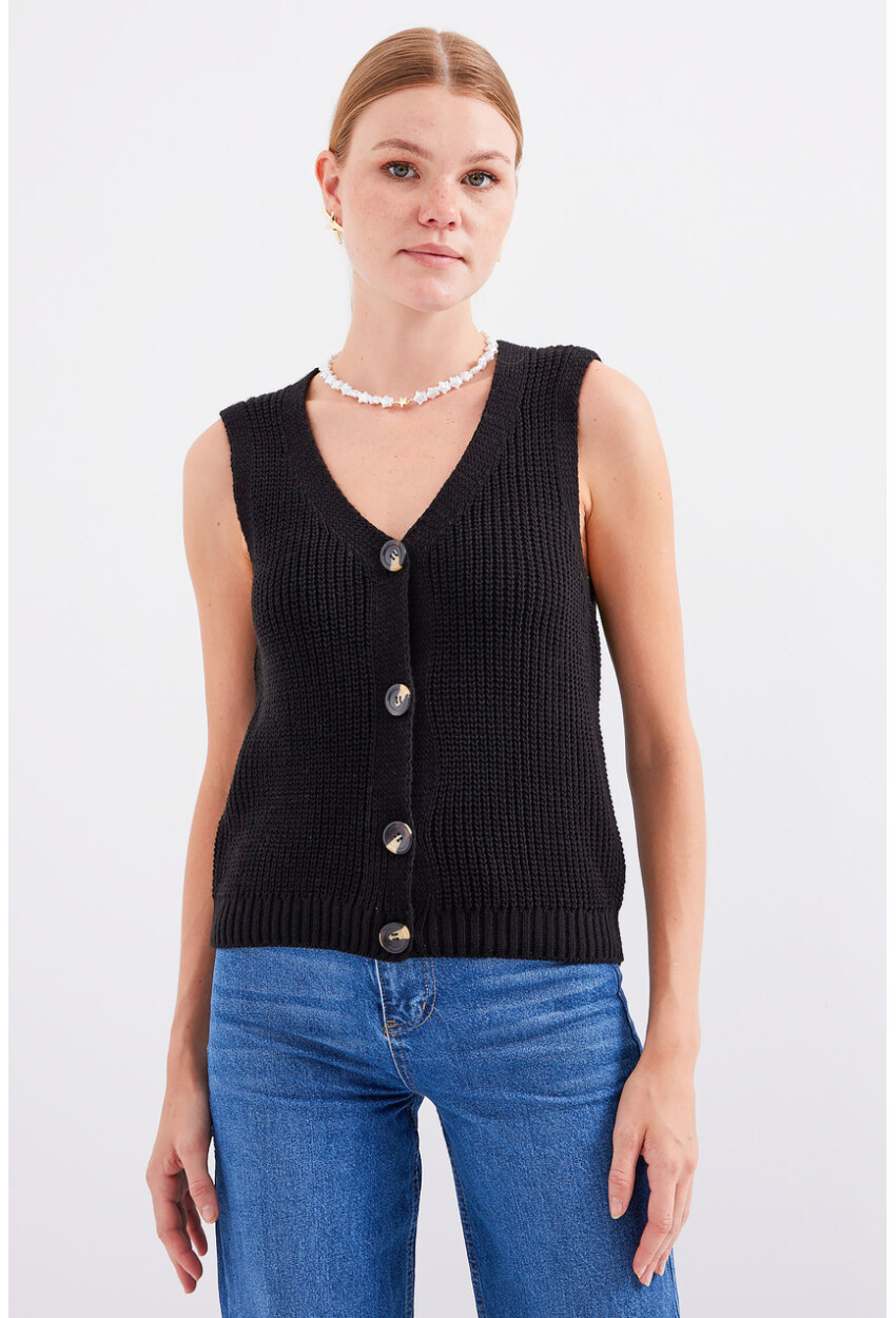 15881 Buttoned Short Knit Vest