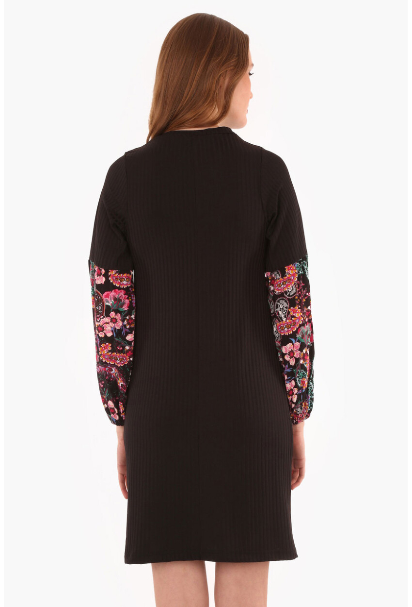 4129 Stretchy Tunic With Floral Balloon Sleeves