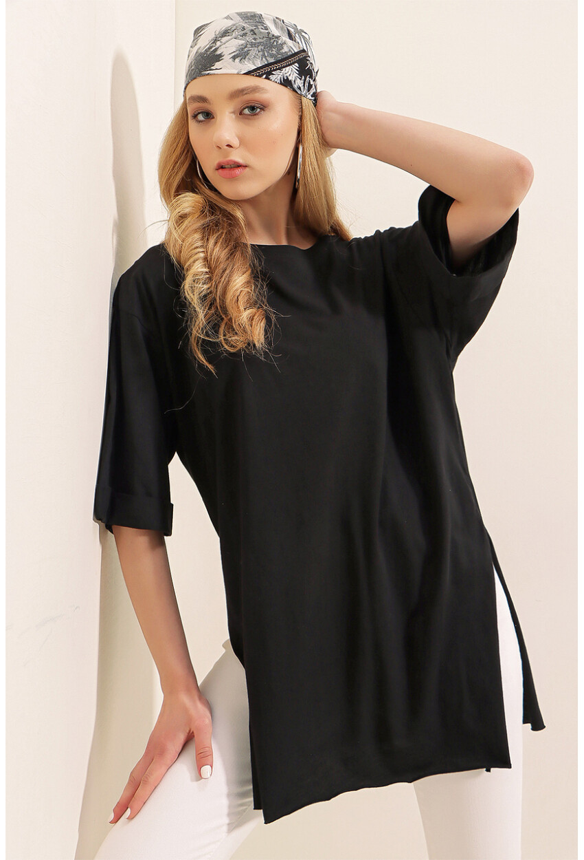 4123 Slit Oversized T-Shirt
