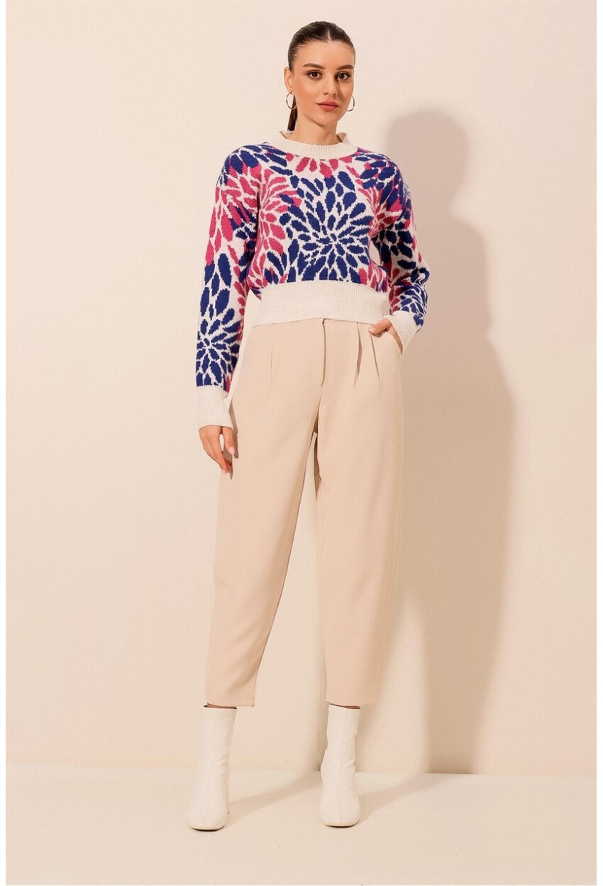 6585 Fabric Carrot Pants