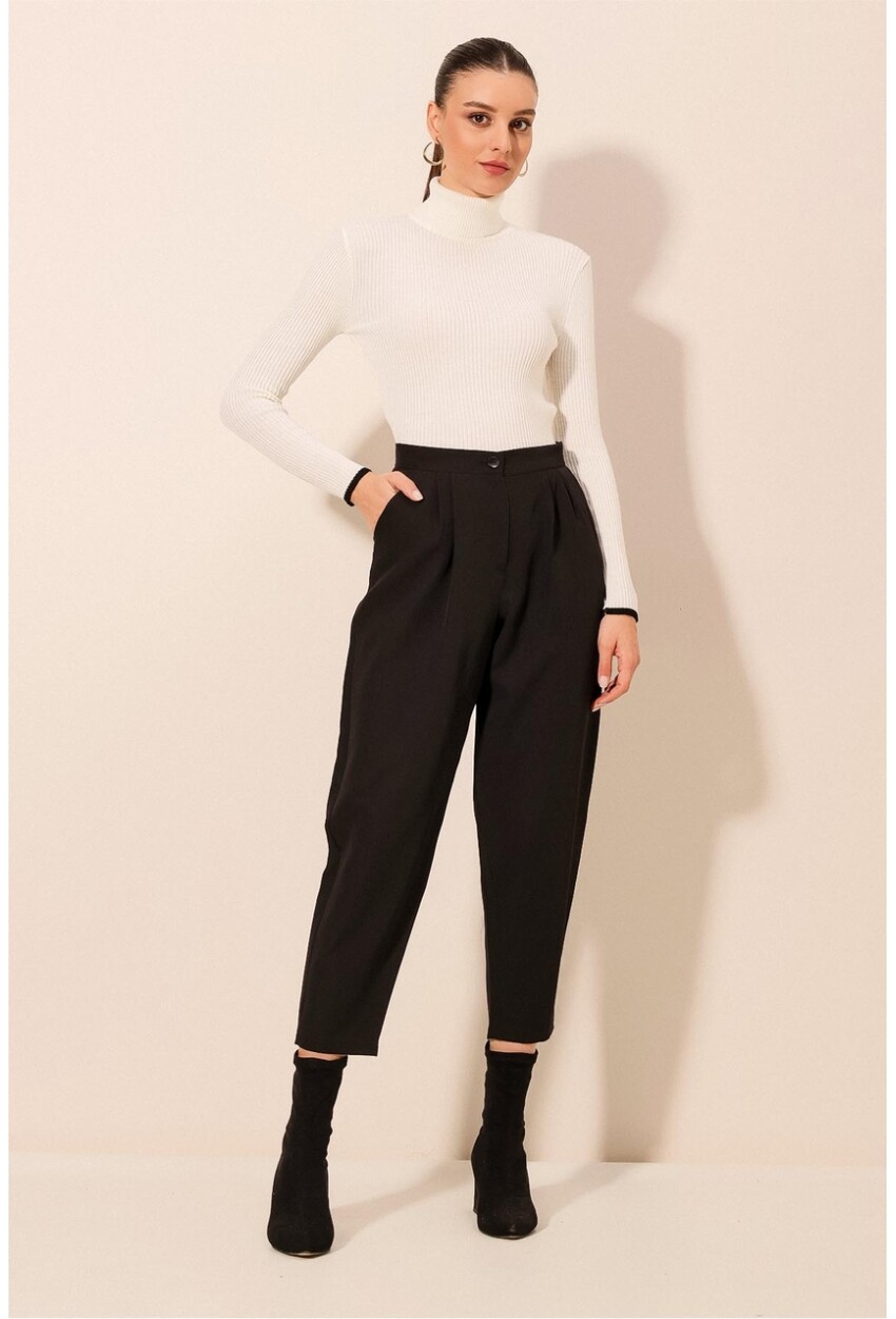 6585 Fabric Carrot Pants