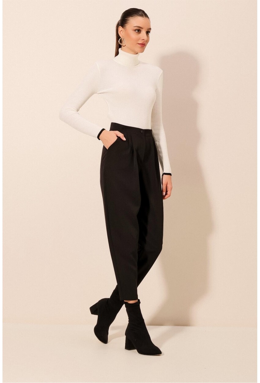 6585 Fabric Carrot Pants