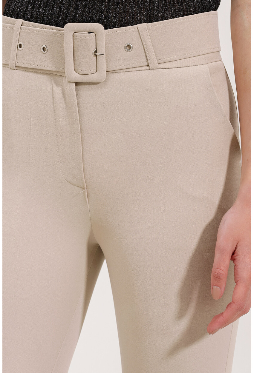 6649 Flared Belted Pants