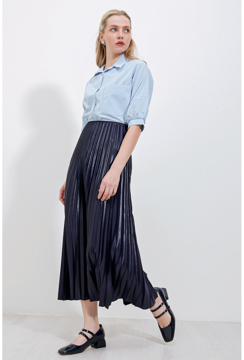 8009 Pleated Skirt With Leather-Look