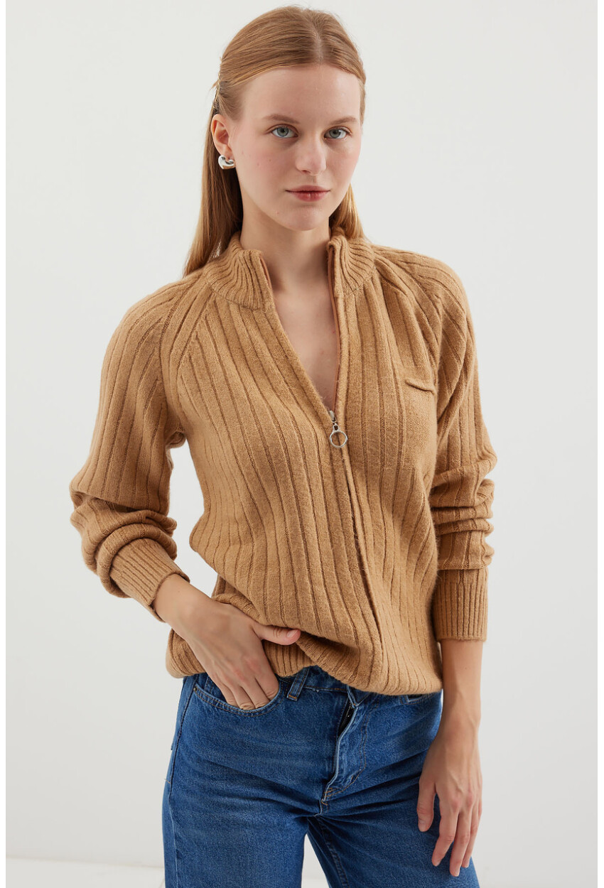 15880 Zippered Knit Cardigan