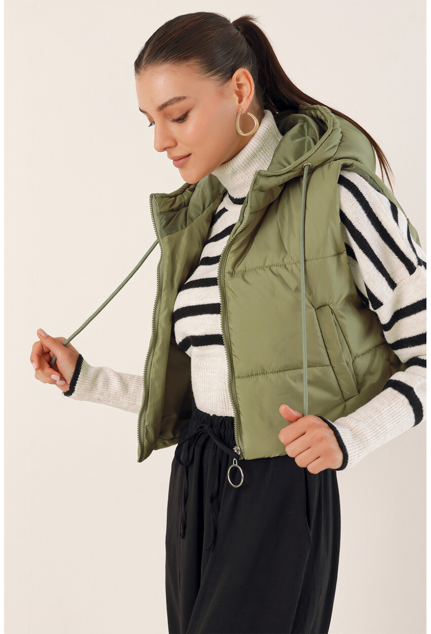 6789 Crop Puffer Vest