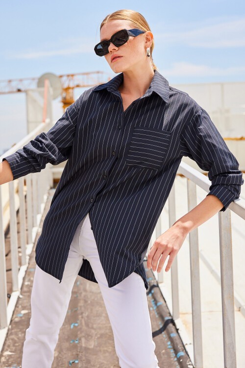 Merterium 20217 Cep Detaylı Çizgili Oversize Gömlek - Siyah
