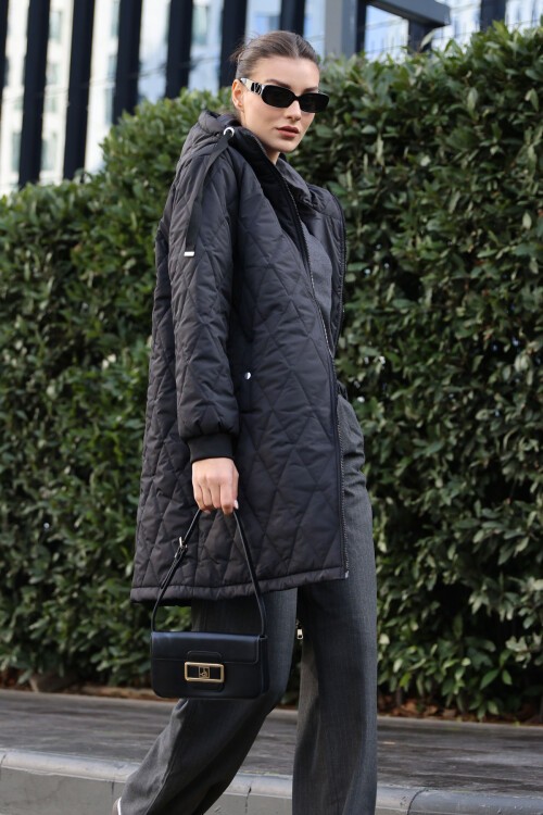 Merterium 5138 Kapitone Uzun Şişme Mont - Siyah