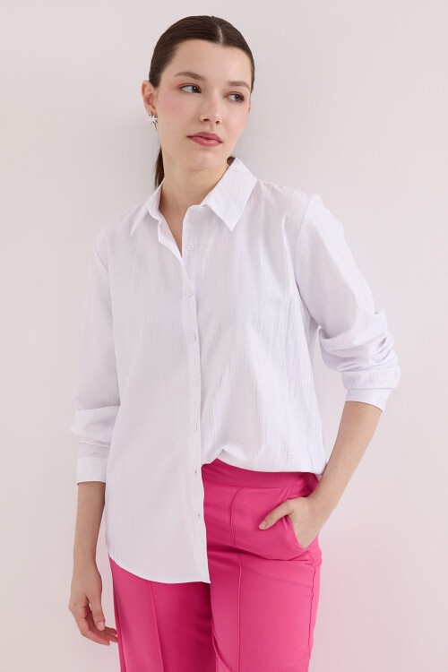 Merterium Kadın Beyaz Gümüş Varak Desenli Gömlek 20253