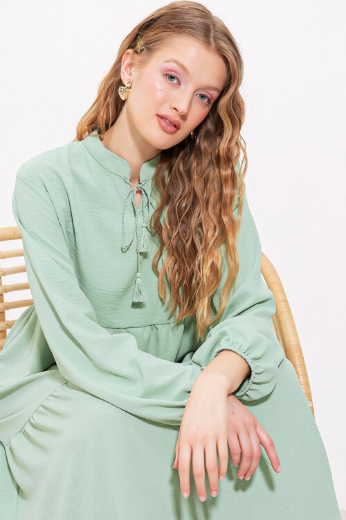 Merterium Kadın Çağla Yaka Bağcıklı Viskon Boydan Tesettür Elbise 1627