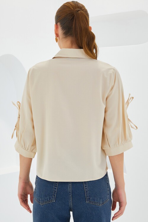Merterium Kadın Kol Detaylı Bej Crop Gömlek 20246