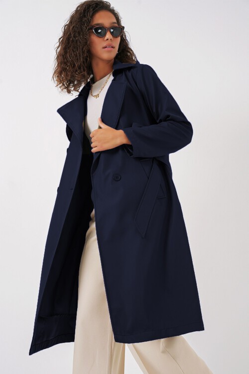 Merterium Kadın Kruvaze Yaka Kuşaklı Trençkot - Lacivert