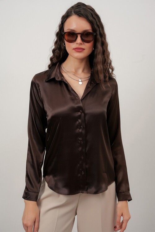 Merterium Kadın Saten Gömlek Geniş Beden Aralığı - Kahverengi