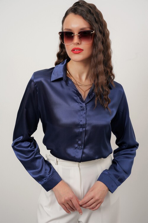 Merterium Kadın Saten Gömlek Geniş Beden Aralığı - Lacivert