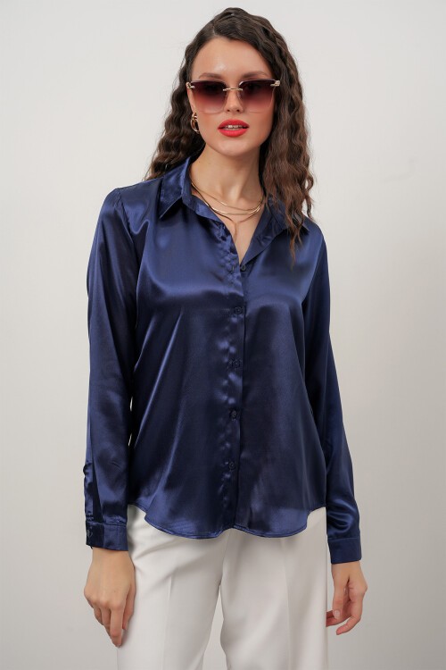 Merterium Kadın Saten Gömlek Geniş Beden Aralığı - Lacivert