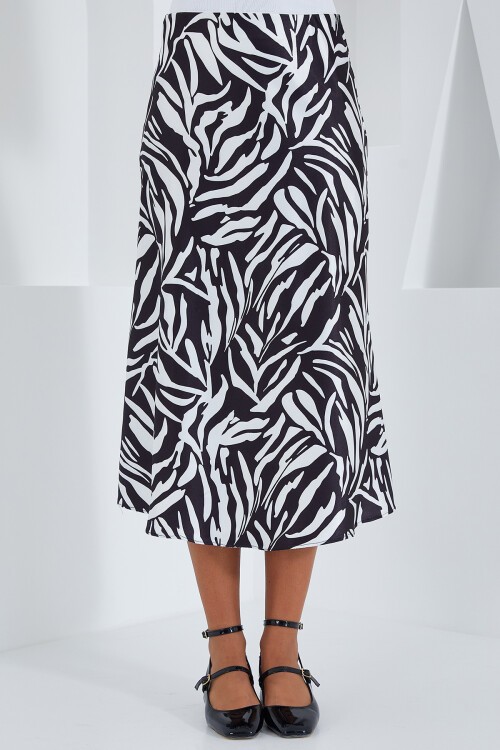 Merterium Kadın Siyah Beyaz Desenli Saten Etek 15806