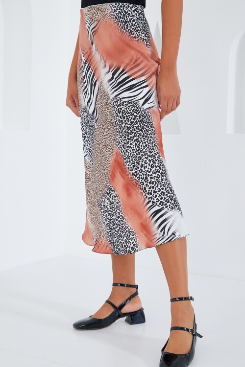 Merterium Kadın Somon Siyah Desenli Saten Etek 15806