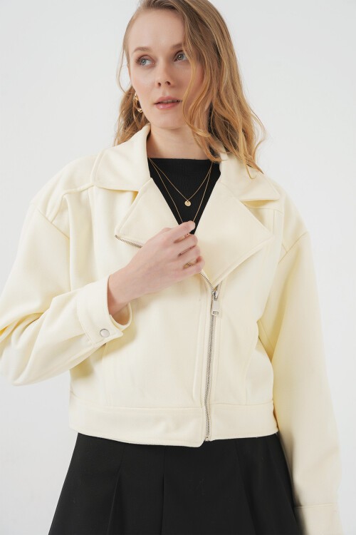 Merterium 0717 Kadın Kısa Kaşe Ceket - Krem