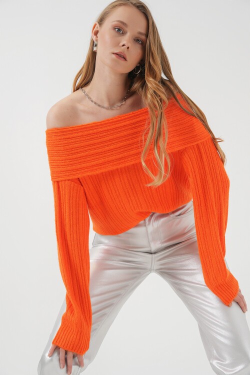 Merterium 15908 Kadın Açık Omuz Oversize Triko Kazak - Turuncu