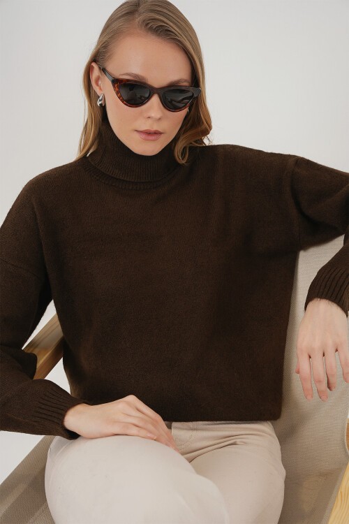 Merterium 15917 Kadın Balıkçı Yaka Oversize Triko Kazak - Kahverengi