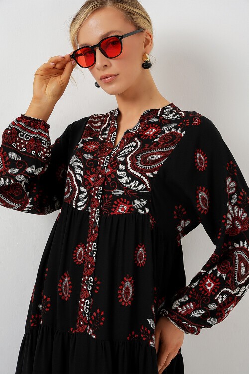 Merterium 2423 Otantik Desenli Tesettür Elbise - Siyah - Bordo