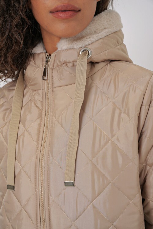 Merterium 5197 Kapüşonlu Kapitone Mont - Bej