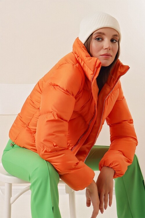 Merterium 5205 Dik Yaka Fermuarlı Şişme Mont - Turuncu