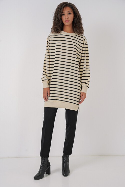 Merterium 55452 Kadın Bisiklet Yaka Çizgili Tesettür Tunik - Siyah