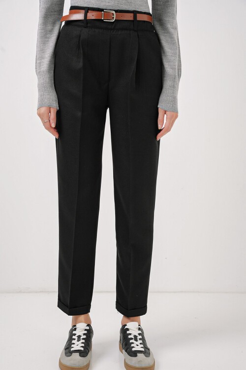 Merterium 6686 Kadın Pileli Kemerli Kumaş Pantolon - Siyah