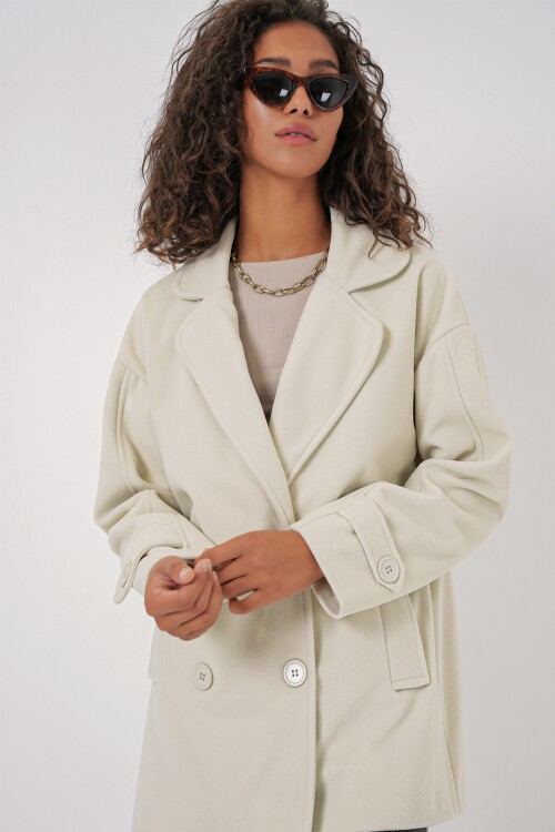 Merterium 9143 Kadın Kruvaze Yaka Kaşe Kaban - Krem