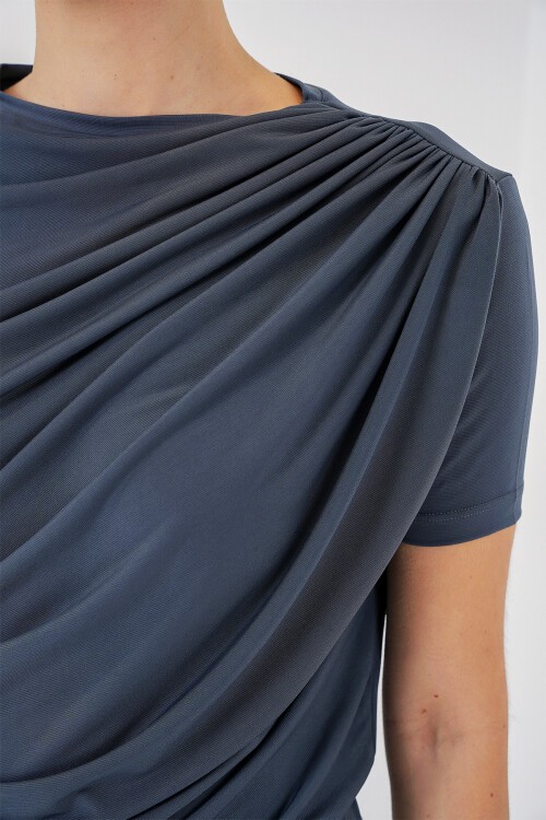 Merterium Büzgü Detaylı Kısa Kol Sandy Bluz 945 - Antrasit