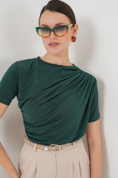 Merterium Büzgü Detaylı Kısa Kol Sandy Bluz 945 - Zümrüt Yeşili