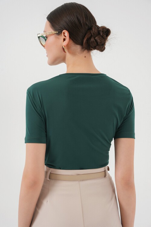 Merterium Büzgü Detaylı Kısa Kol Sandy Bluz 945 - Zümrüt Yeşili