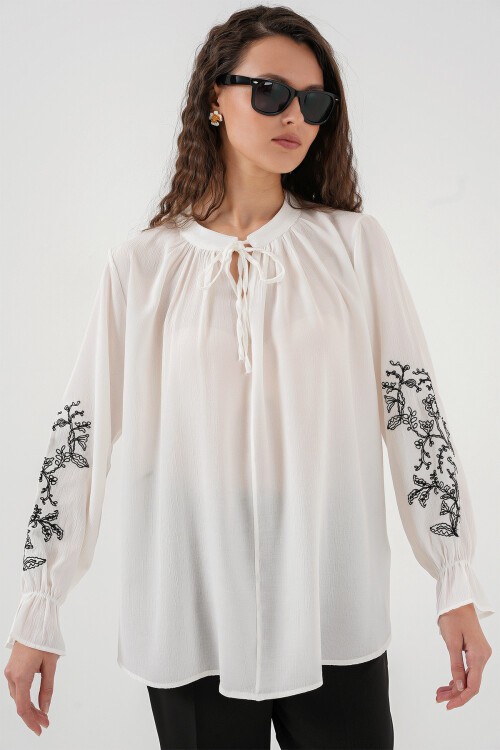 Merterium Kadın Nakışlı Örme Bluz 941 - Beyaz