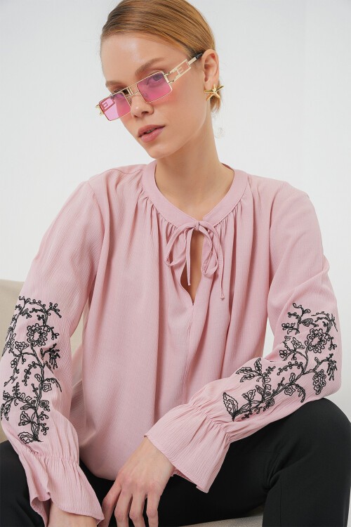 Merterium Kadın Nakışlı Örme Bluz 941 - Pudra