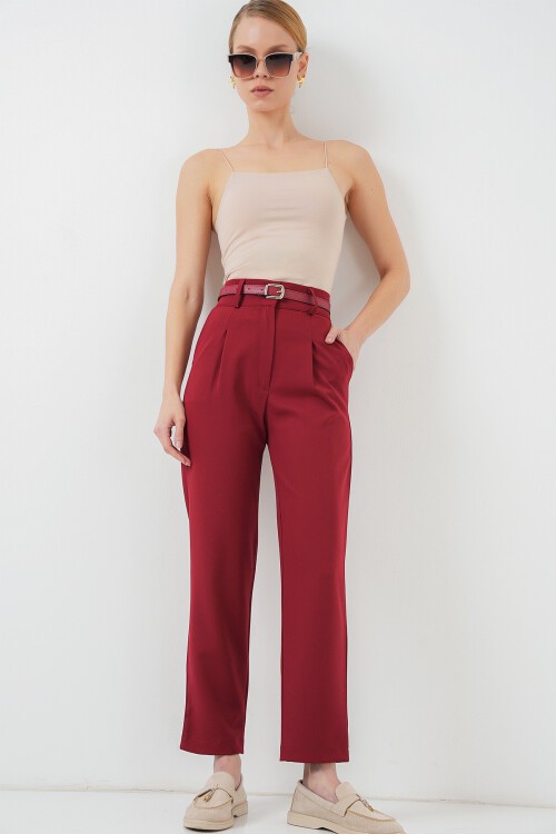 Merterium Kadın Pileli Kemerli Kumaş Pantolon 6725 - Kırmızı