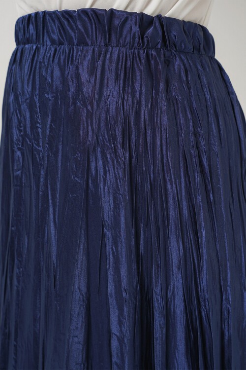 Merterium Kadın Uzun Kırışık Parlak Etek 8034 - D.Lacivert