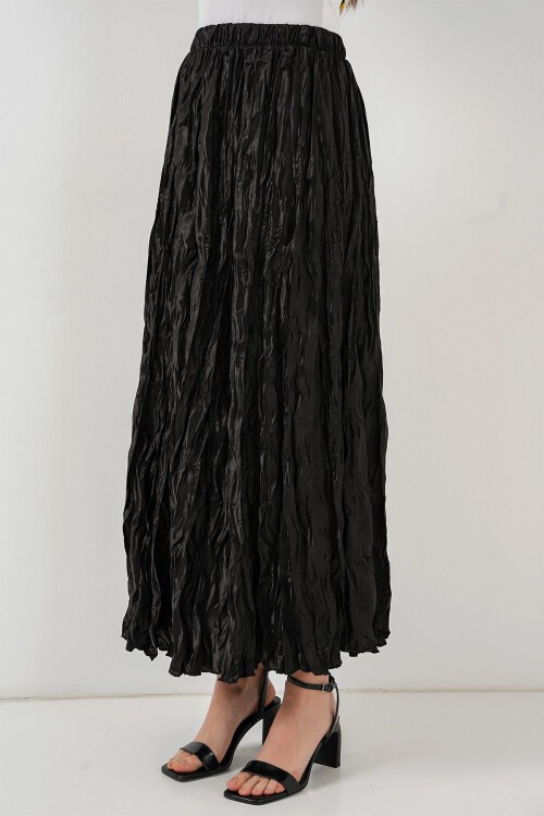 Merterium Kadın Uzun Kırışık Parlak Etek 8034 - Siyah