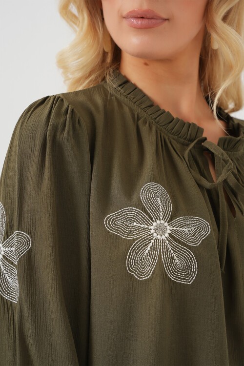 Merterium Kadın Uzun Kol Nakışlı Örme Bluz 951 - Haki