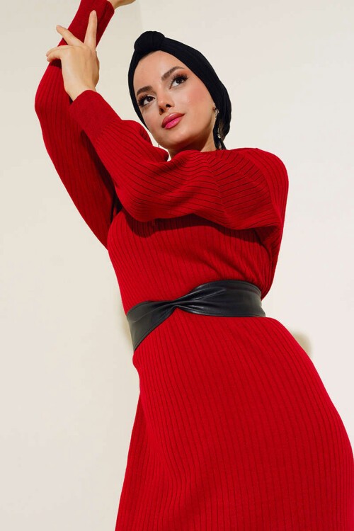 Merterium 15900 Boydan Tesettür Triko Elbise - Kırmızı