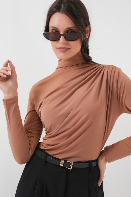 Merterium 925 Büzgü Detaylı Sandy Bluz - Bisküvi