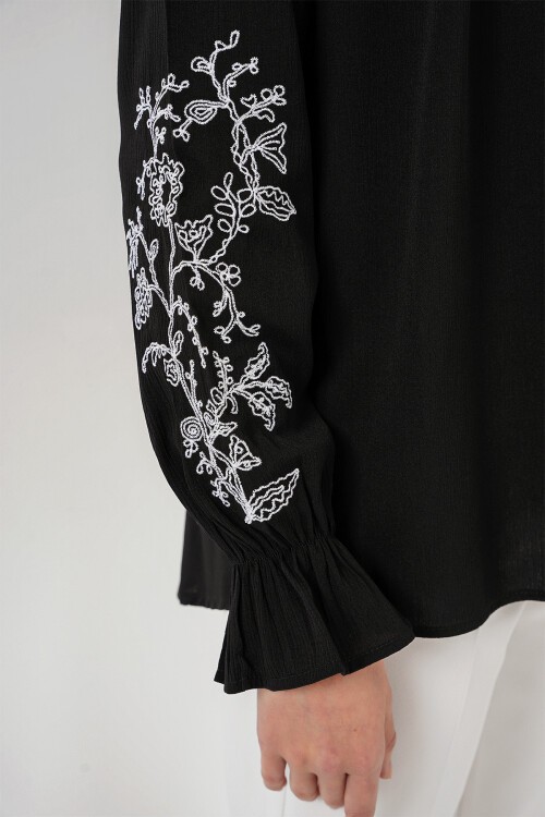 Merterium Kadın Nakışlı Örme Bluz 941 - Siyah