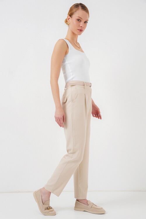 Merterium Kadın Pileli Kemerli Kumaş Pantolon 6725 - Krem